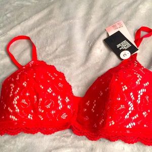 NWT H&M red lace bra. Size 36C. New with tags.